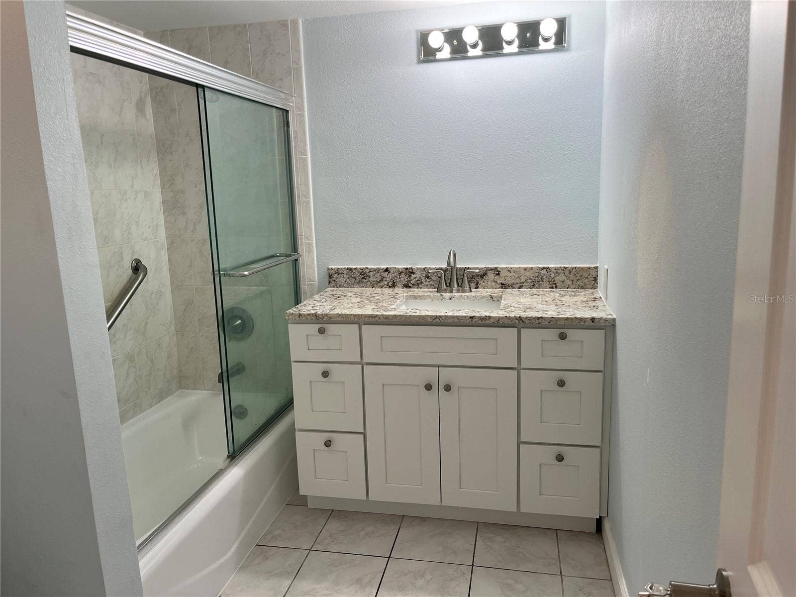 307 LA HACIENDA DRIVE, Indian Rocks Beach, FL 33785 Main Bathroom