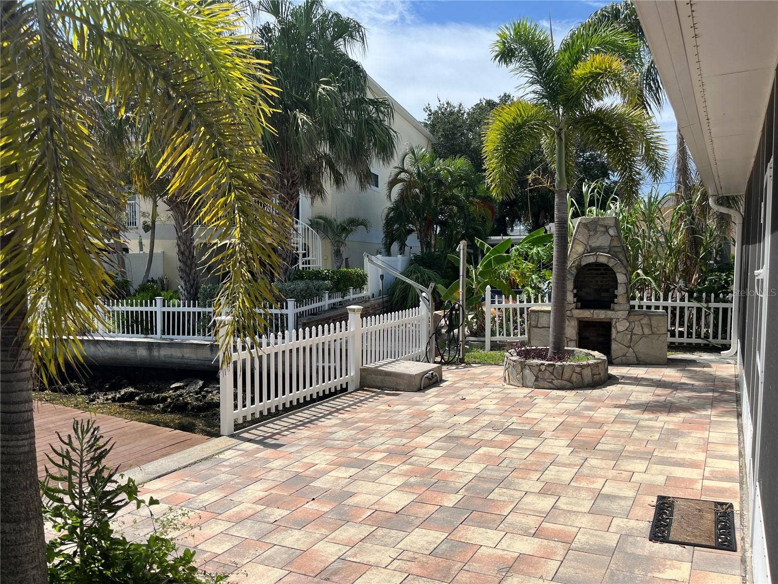 307 LA HACIENDA DRIVE, Indian Rocks Beach, FL 33785 Nice patio are for entertaining