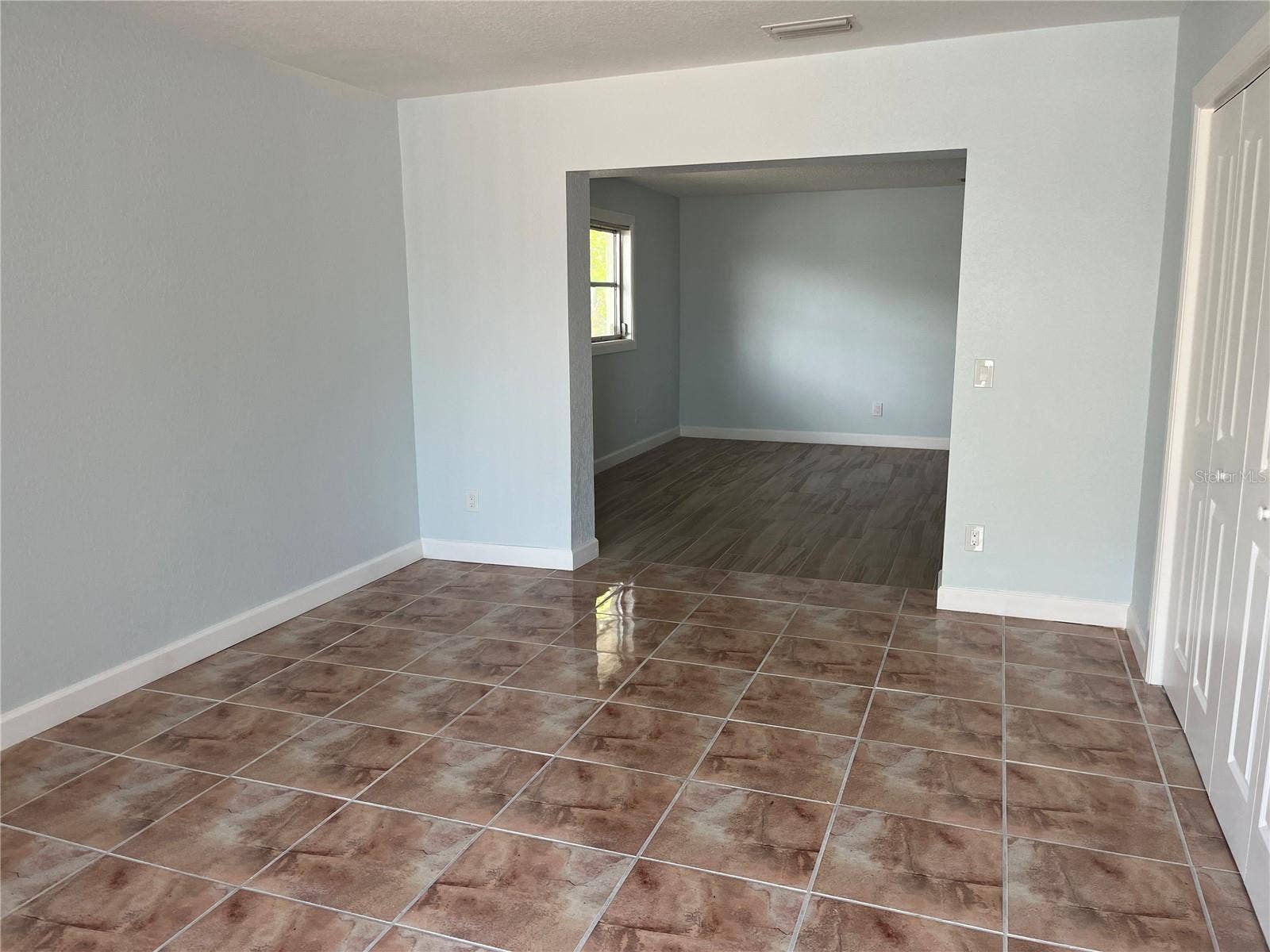 307 LA HACIENDA DRIVE, Indian Rocks Beach, FL 33785 Foyer and seating area when you walk in