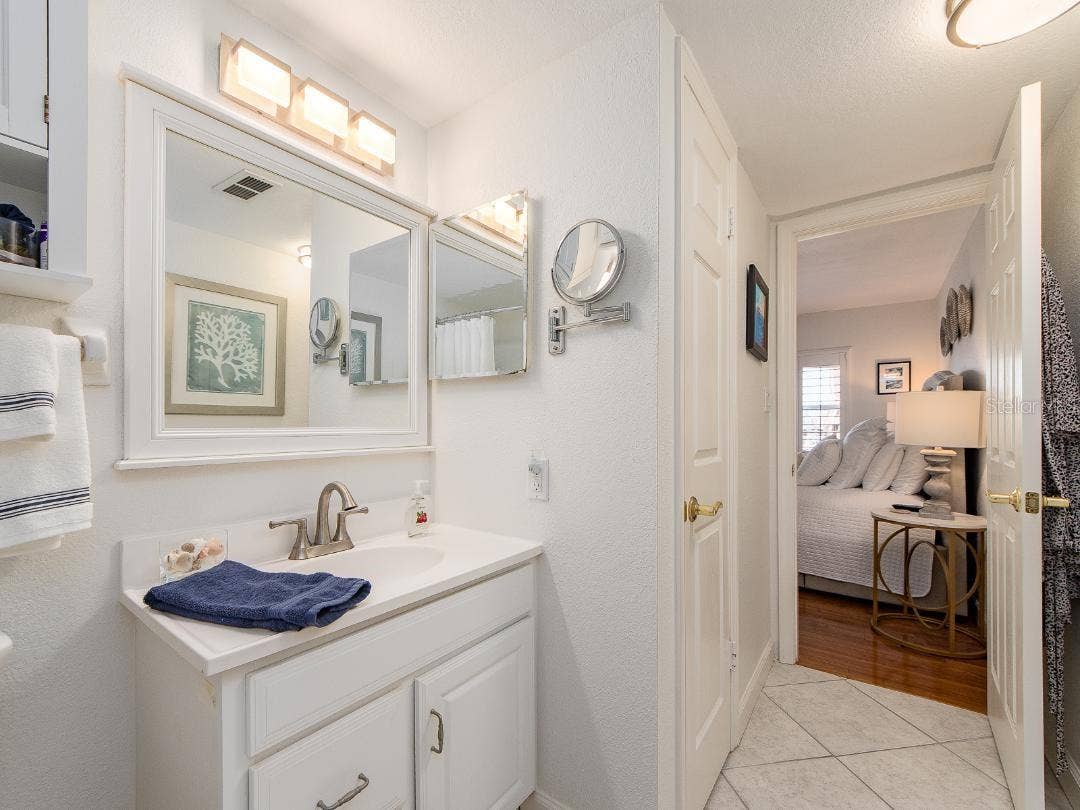 205 DOLPHIN POINT, #6, Clearwater, FL 33767 Guest bath