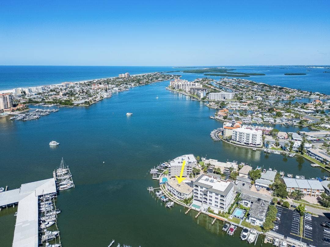 205 DOLPHIN POINT, #6, Clearwater, FL 33767 205 DOLPHIN POINT, #6, Clearwater, FL 33767