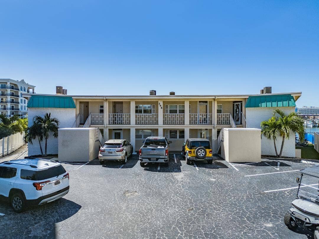 205 DOLPHIN POINT, #6, Clearwater, FL 33767 205 DOLPHIN POINT, #6, Clearwater, FL 33767
