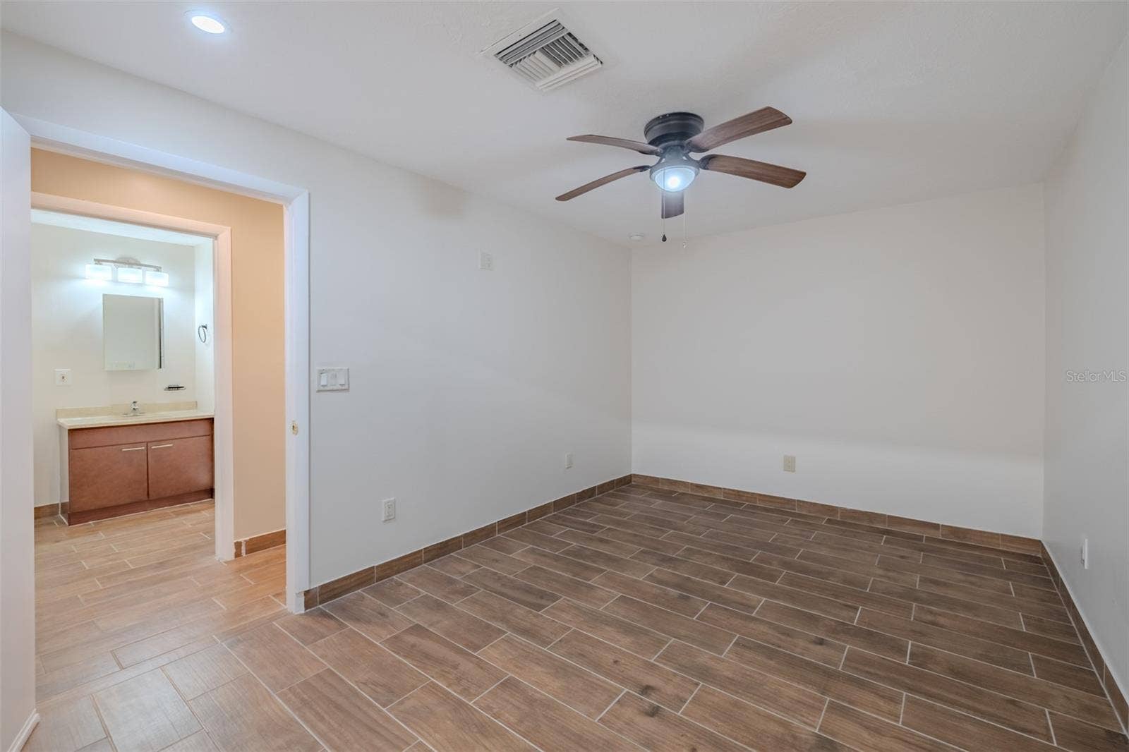 501 BRYAN ROAD, #B, Brandon, FL 33511 501 BRYAN ROAD, #B, Brandon, FL 33511