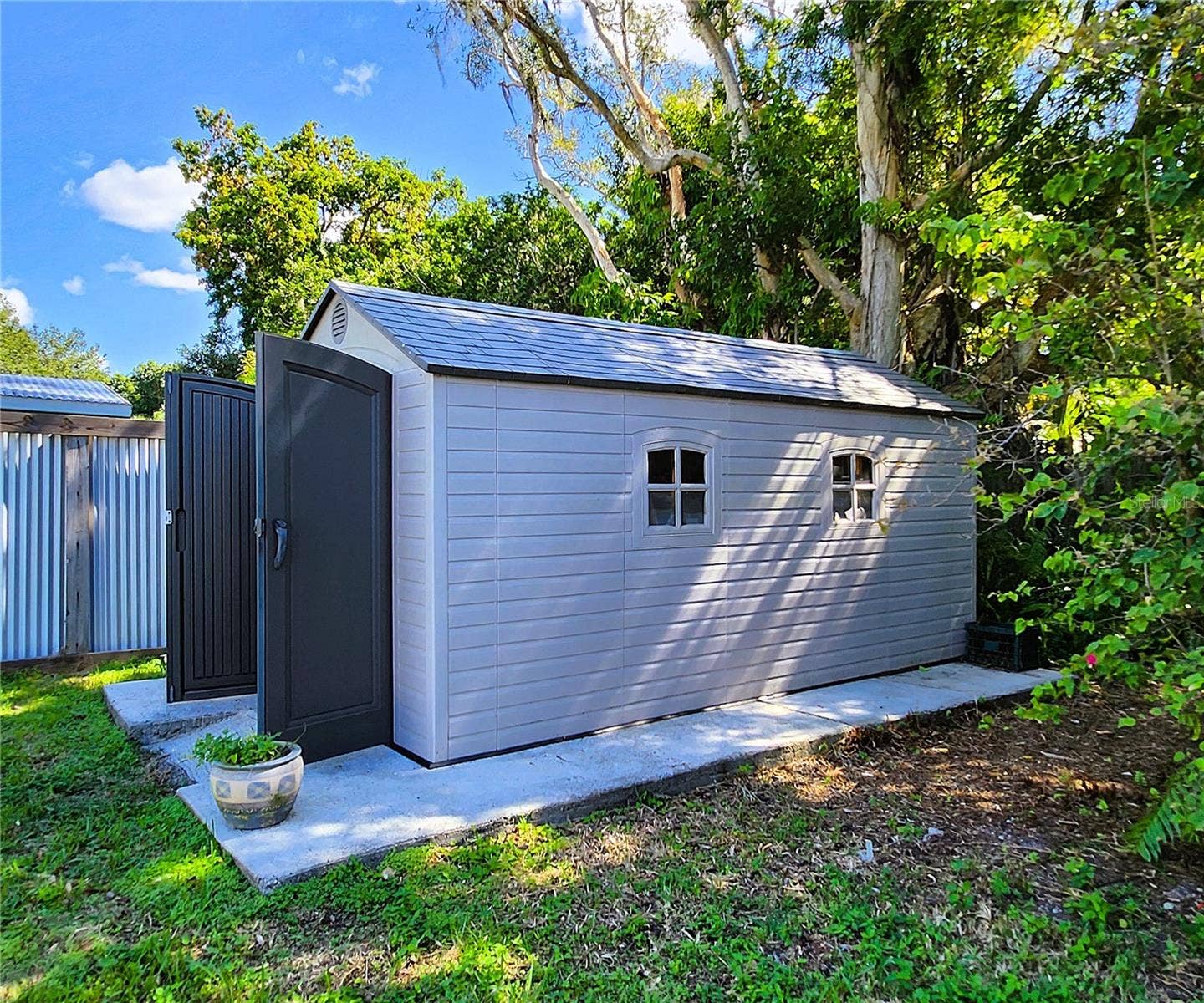 4711 26TH AVENUE W, Bradenton, FL 34209 4711 26th Ave W Bradenton FL 34209: SHED INCLUDED! SFH, FLOOD ZONE X! NO HOA, LOT: 102W x 135D, Fully Fenced-in, 3/2, 1656sf, POOL, Propane Gas Fireplace and Water Heater, City Utilities, New Long-Lasting Rubber Mulch