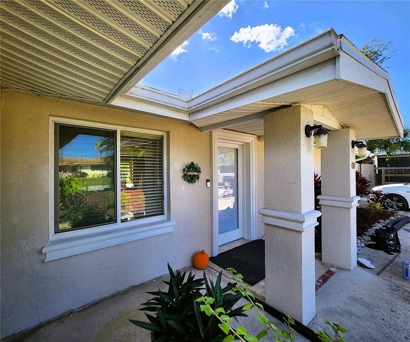 4711 26TH AVENUE W, Bradenton, FL 34209 4711 26th Ave W Bradenton FL 34209: OVERHANGS at least 24"