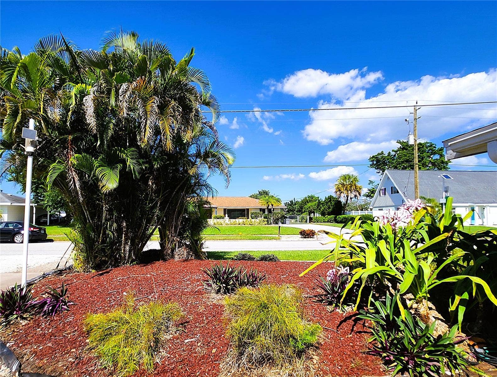 4711 26TH AVENUE W, Bradenton, FL 34209 4711 26th Ave W Bradenton FL 34209: SFH, FLOOD ZONE X! NO HOA, LOT: 102W x 135D, Fully Fenced-in, 3/2, 1656sf, POOL, Propane Gas Fireplace and Water Heater, City Utilities, New Long-Lasting Rubber Mulch