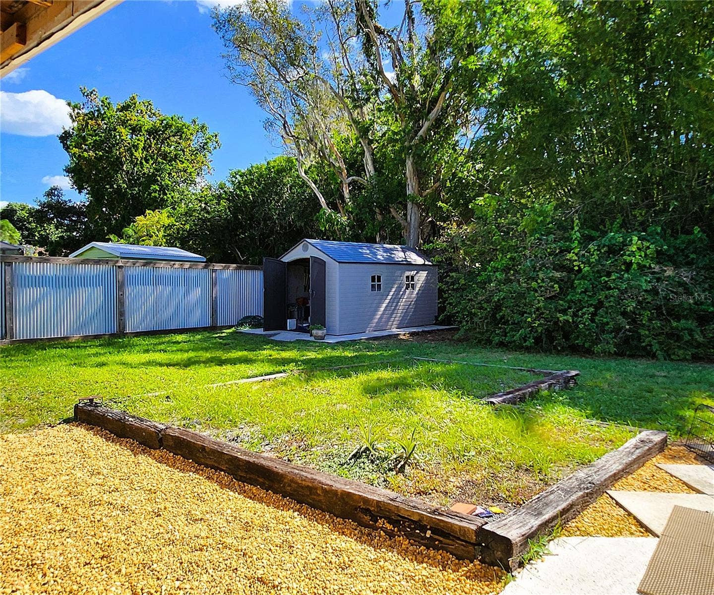 4711 26TH AVENUE W, Bradenton, FL 34209 4711 26th Ave W Bradenton FL 34209: SFH, FLOOD ZONE X! NO HOA, LOT: 102W x 135D, Fully Fenced-in, 3/2, 1656sf, POOL, Propane Gas Fireplace and Water Heater, City Utilities, New Long-Lasting Rubber Mulch