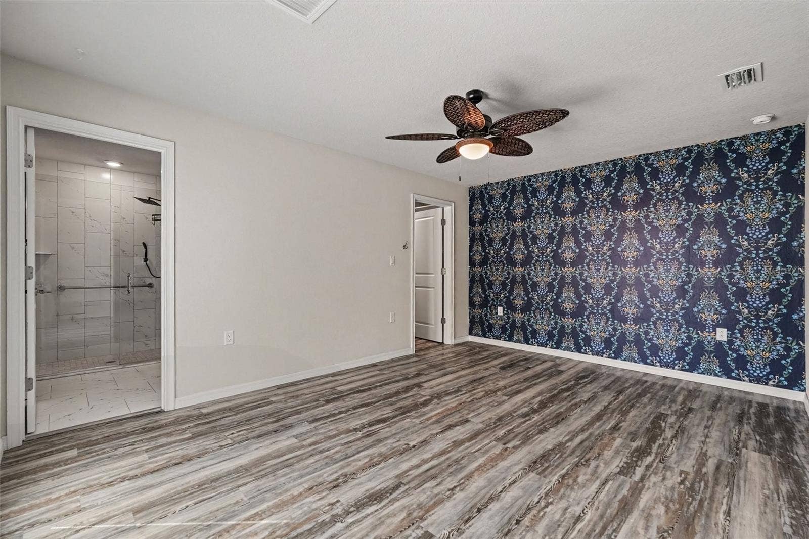 7451 BLACKBIRD AVENUE, Weeki Wachee, FL 34613 7451 BLACKBIRD AVENUE, Weeki Wachee, FL 34613