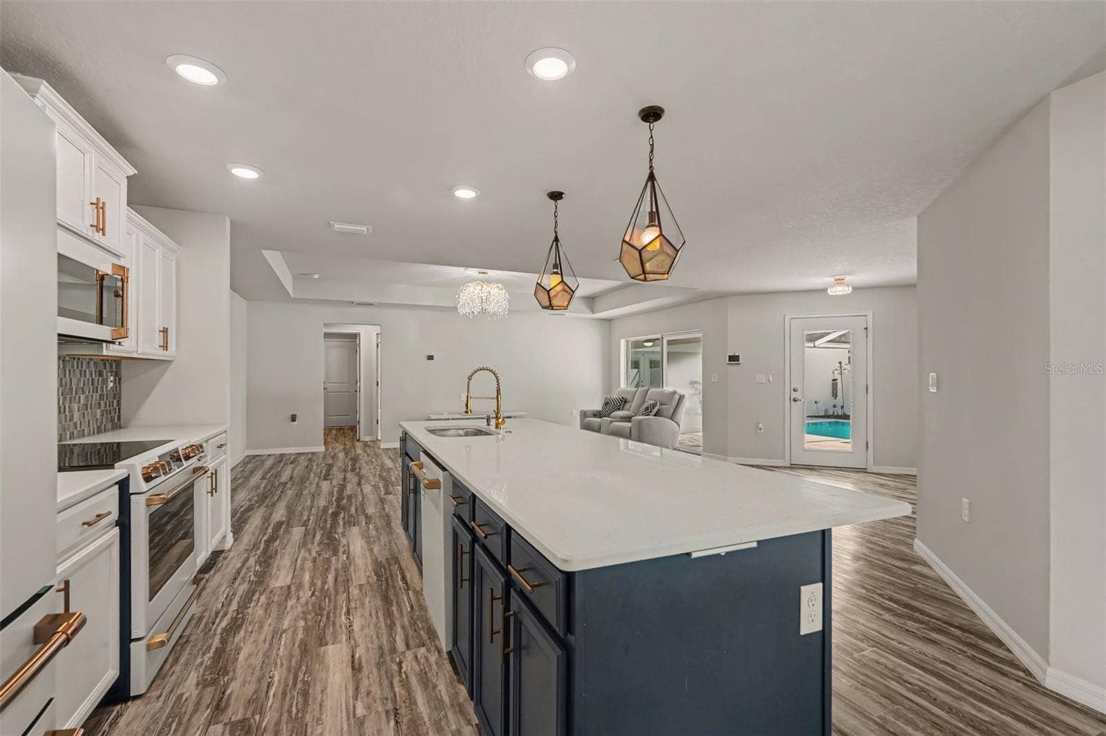 7451 BLACKBIRD AVENUE, Weeki Wachee, FL 34613 7451 BLACKBIRD AVENUE, Weeki Wachee, FL 34613