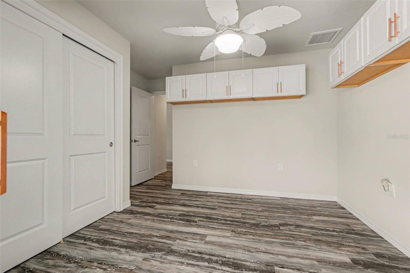 7451 BLACKBIRD AVENUE, Weeki Wachee, FL 34613 7451 BLACKBIRD AVENUE, Weeki Wachee, FL 34613
