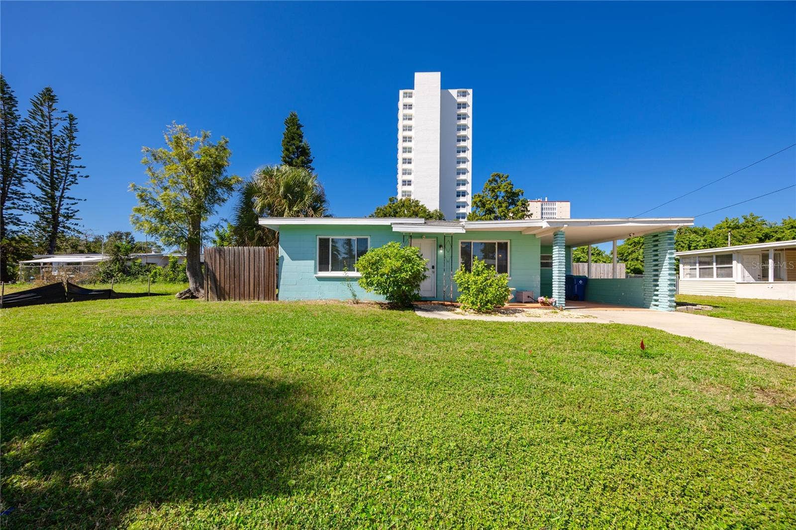 925 67TH STREET S, St Petersburg, FL 33707 925 67TH STREET S, St Petersburg, FL 33707