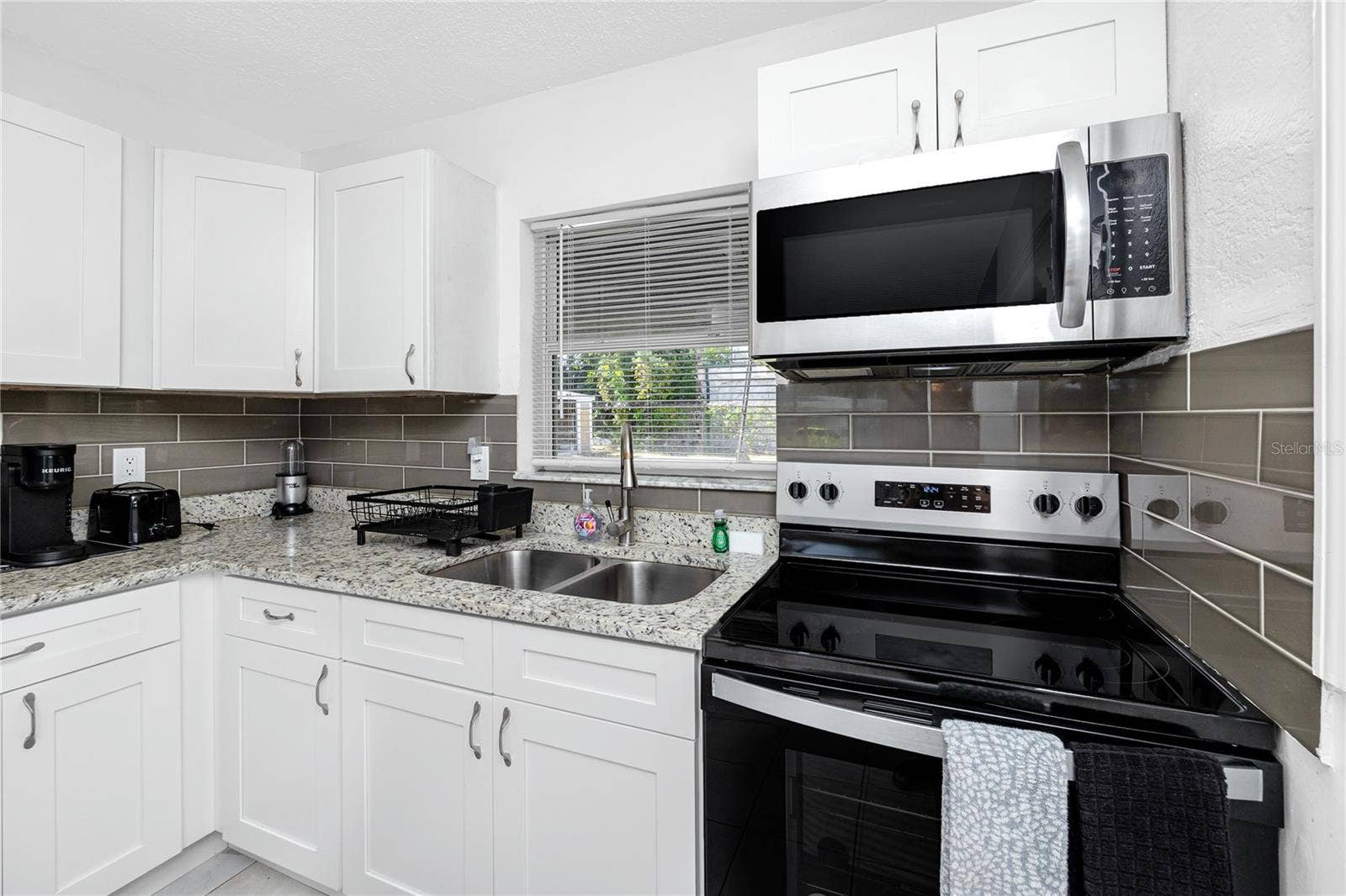 925 67TH STREET S, St Petersburg, FL 33707 925 67TH STREET S, St Petersburg, FL 33707