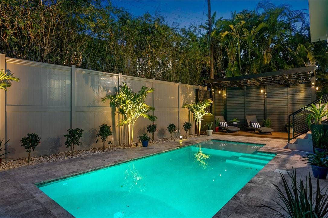 21 BAFFIN AVENUE, Tampa, FL 33606 21 BAFFIN AVENUE, Tampa, FL 33606