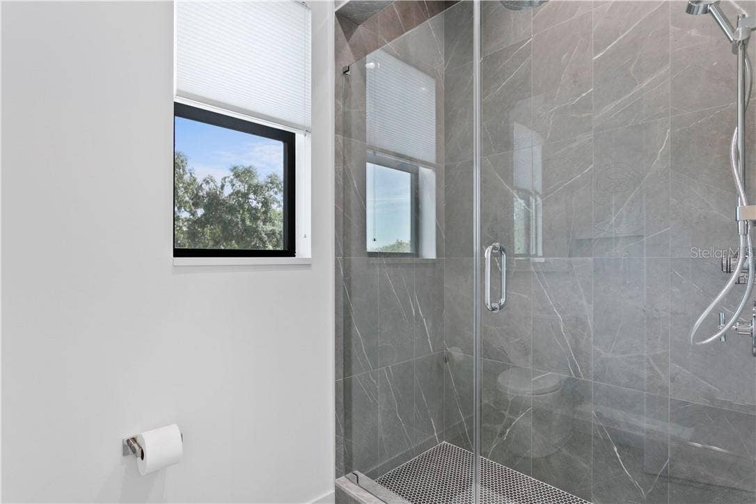 21 BAFFIN AVENUE, Tampa, FL 33606 21 BAFFIN AVENUE, Tampa, FL 33606
