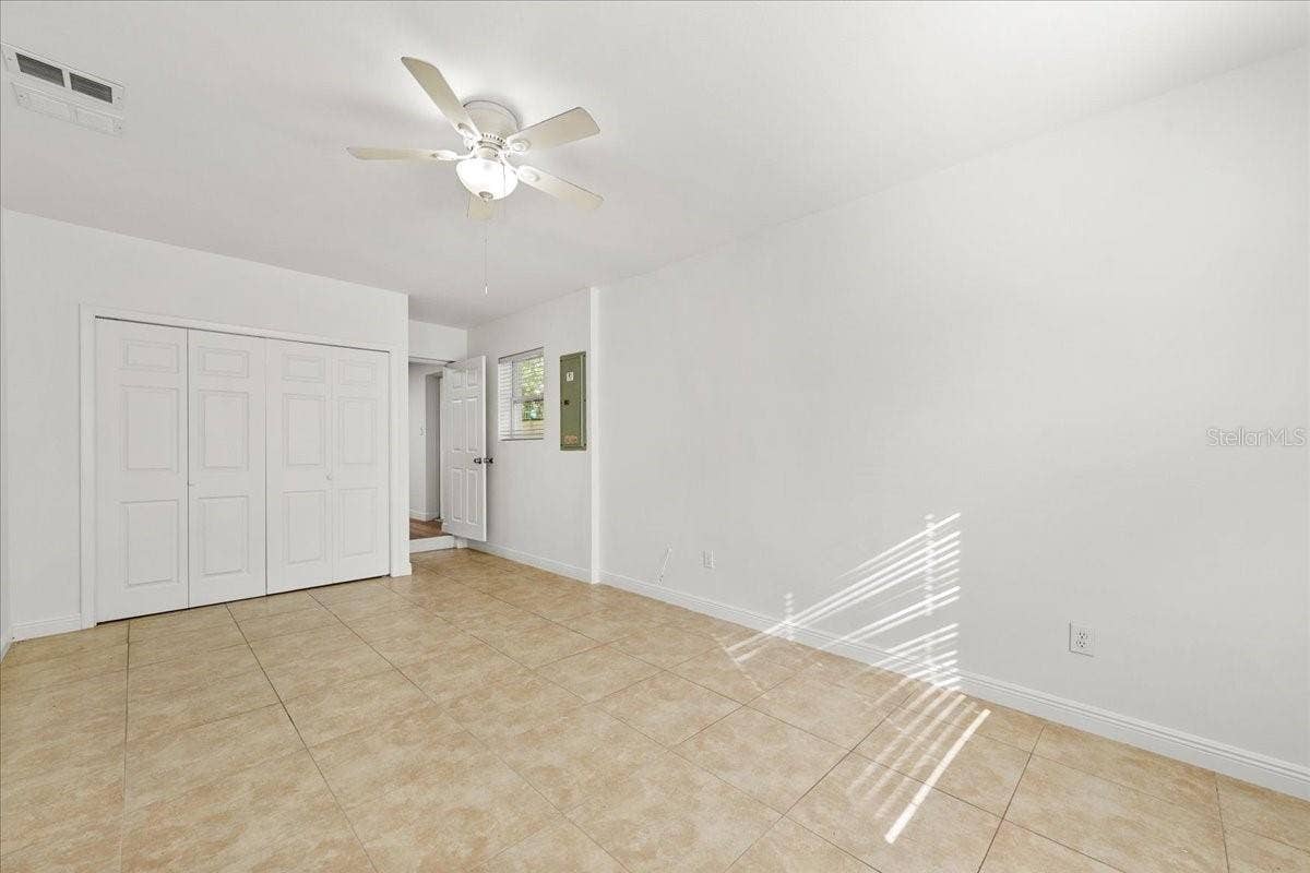 Bonus room with laundry closet