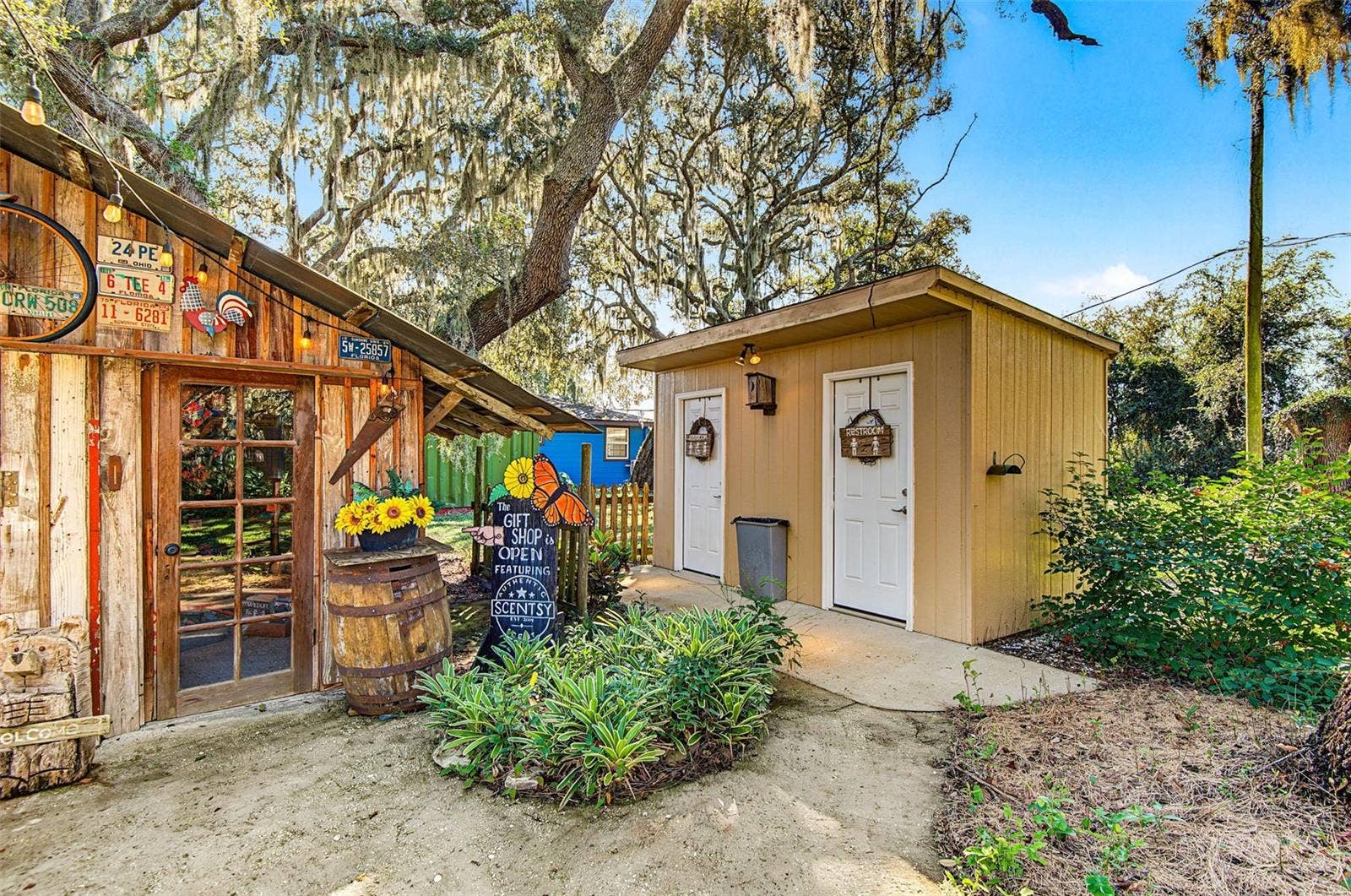 15300 LAKE IOLA ROAD, Dade City, FL 33523 15300 LAKE IOLA ROAD, Dade City, FL 33523
