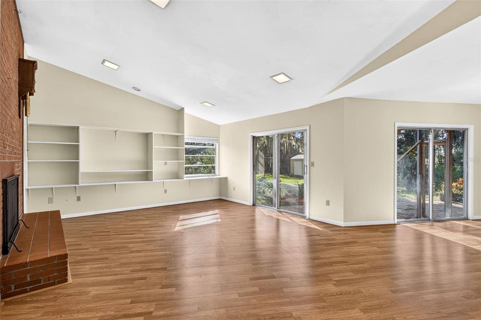 15300 LAKE IOLA ROAD, Dade City, FL 33523 15300 LAKE IOLA ROAD, Dade City, FL 33523