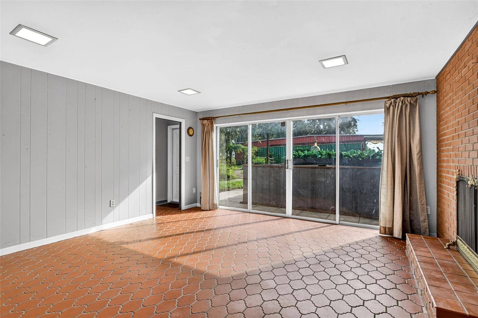 15300 LAKE IOLA ROAD, Dade City, FL 33523 15300 LAKE IOLA ROAD, Dade City, FL 33523