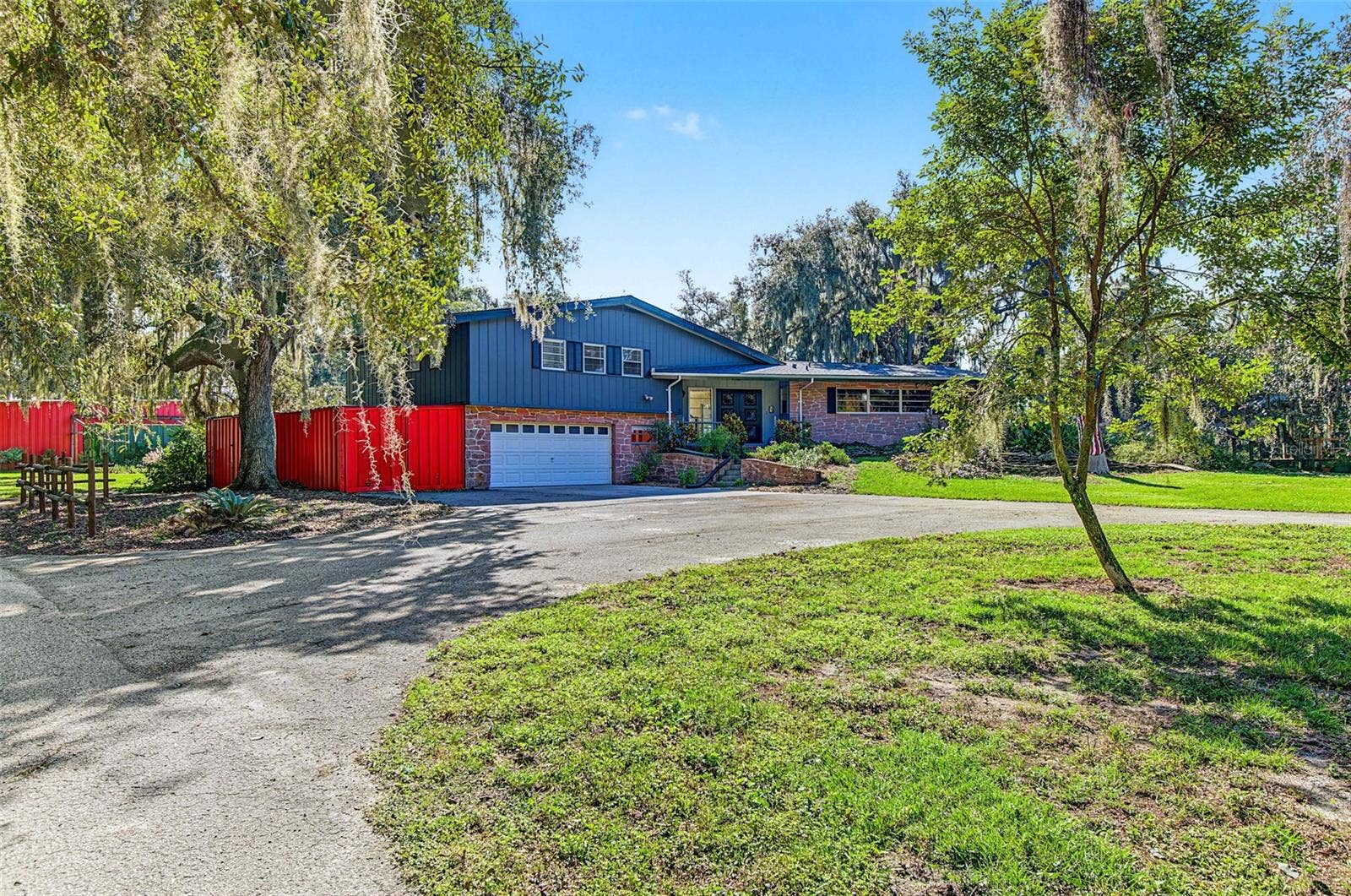 15300 LAKE IOLA ROAD, Dade City, FL 33523 15300 LAKE IOLA ROAD, Dade City, FL 33523