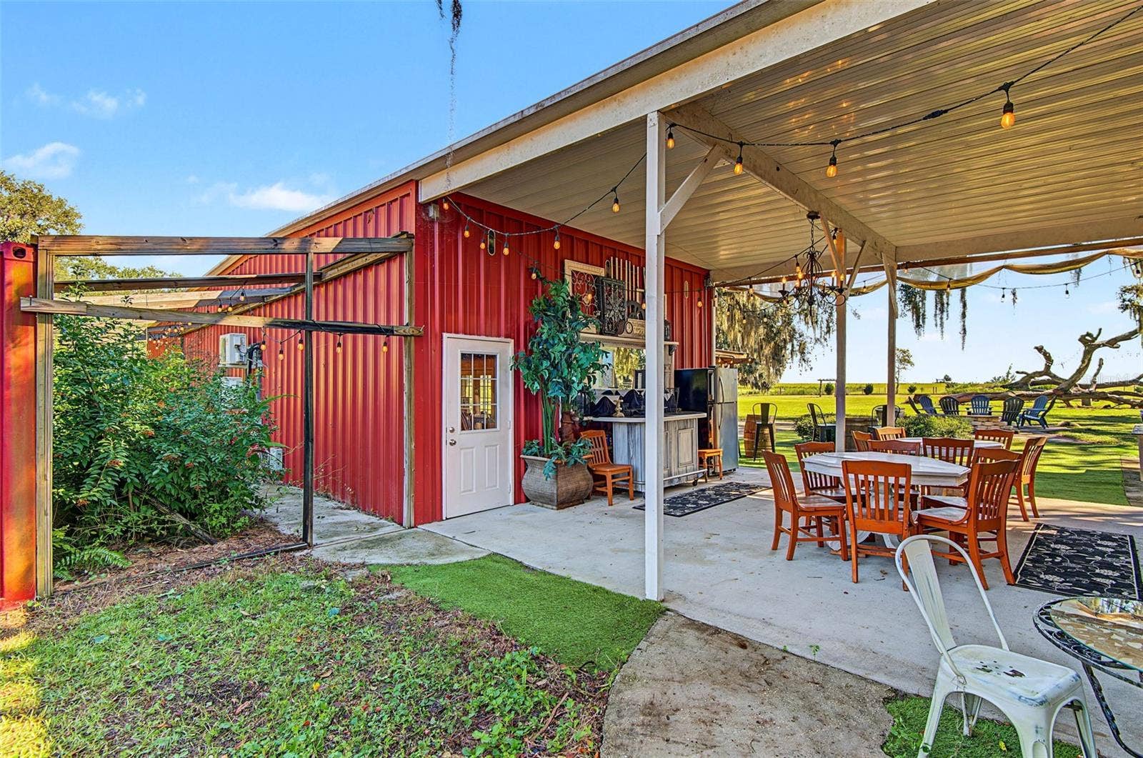 15300 LAKE IOLA ROAD, Dade City, FL 33523 15300 LAKE IOLA ROAD, Dade City, FL 33523
