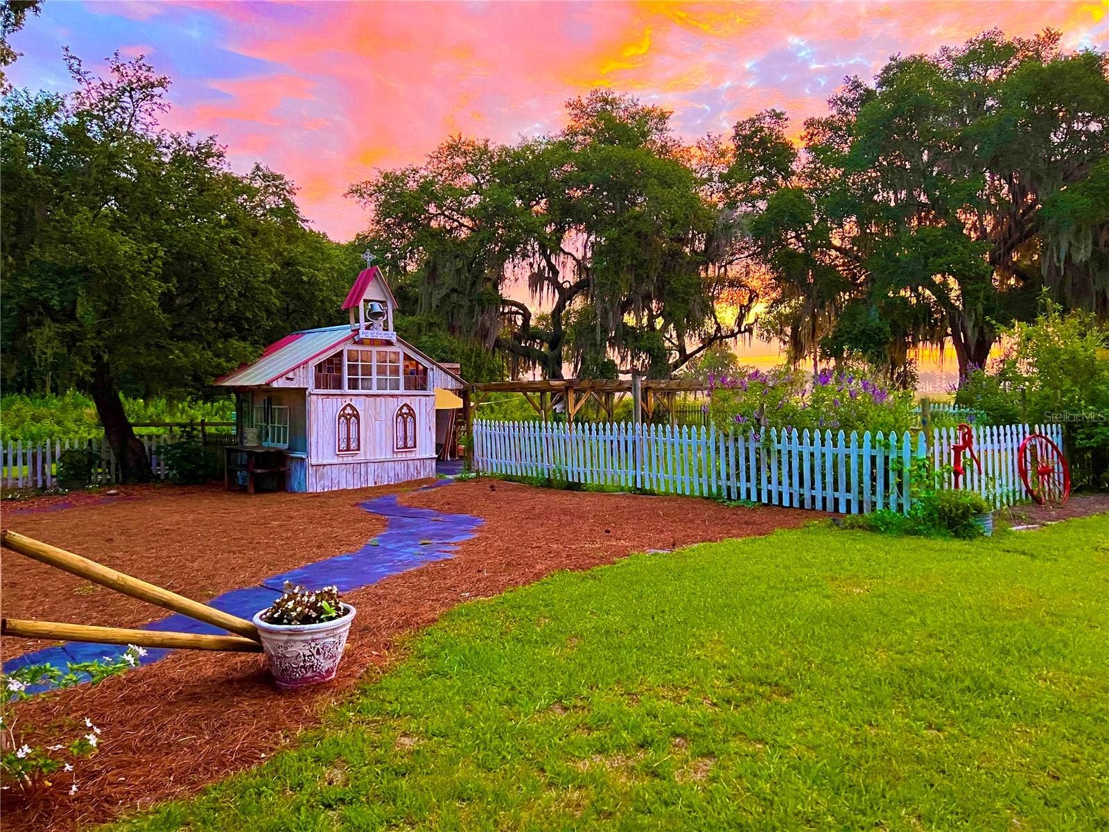 15300 LAKE IOLA ROAD, Dade City, FL 33523 15300 LAKE IOLA ROAD, Dade City, FL 33523