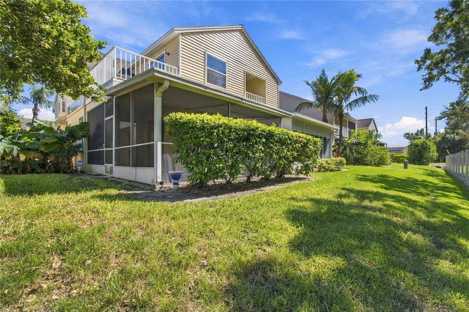 1050 STARKEY ROAD, #907, Largo, FL 33771 1050 STARKEY ROAD, #907, Largo, FL 33771