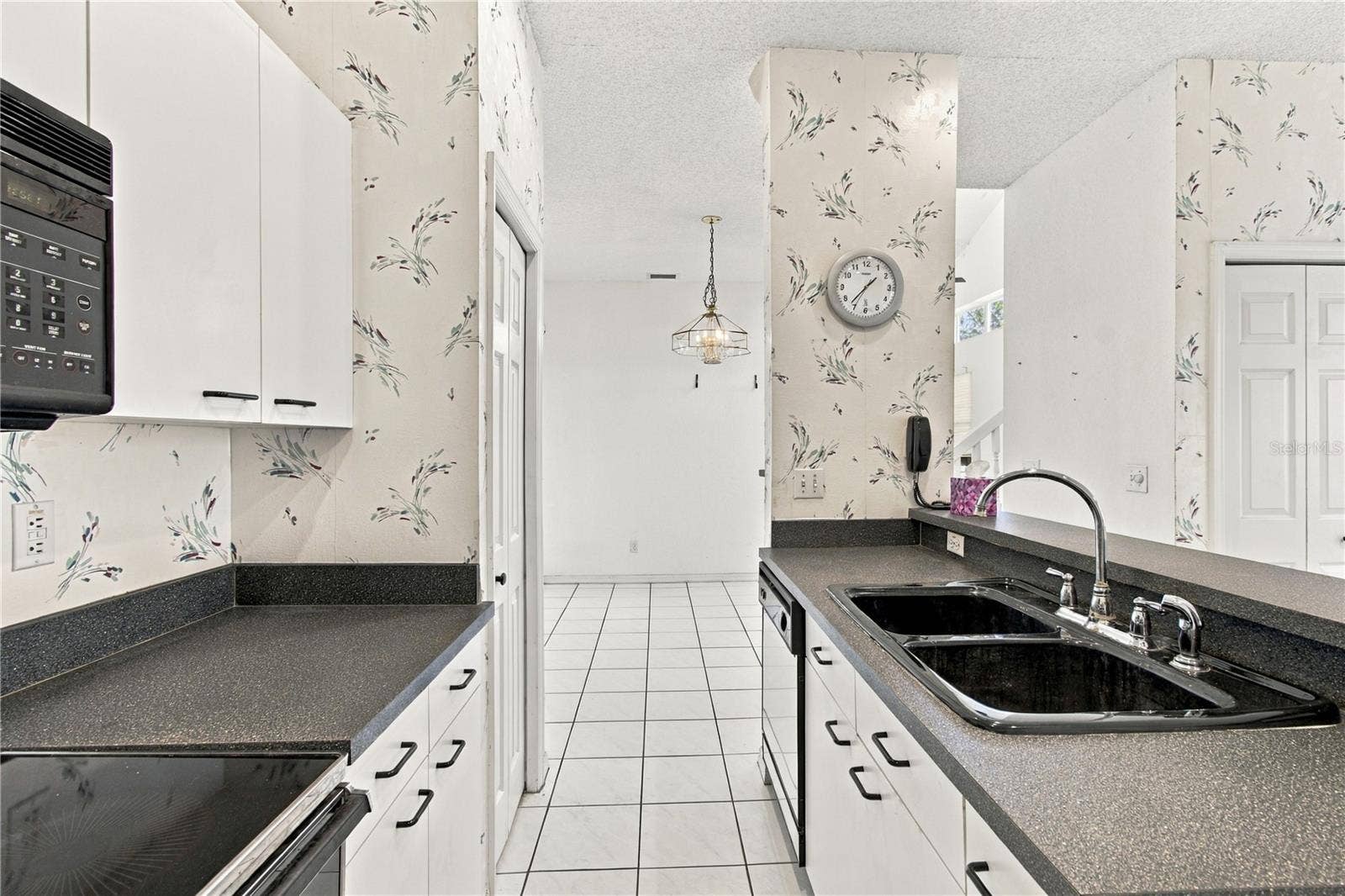 1050 STARKEY ROAD, #907, Largo, FL 33771 1050 STARKEY ROAD, #907, Largo, FL 33771