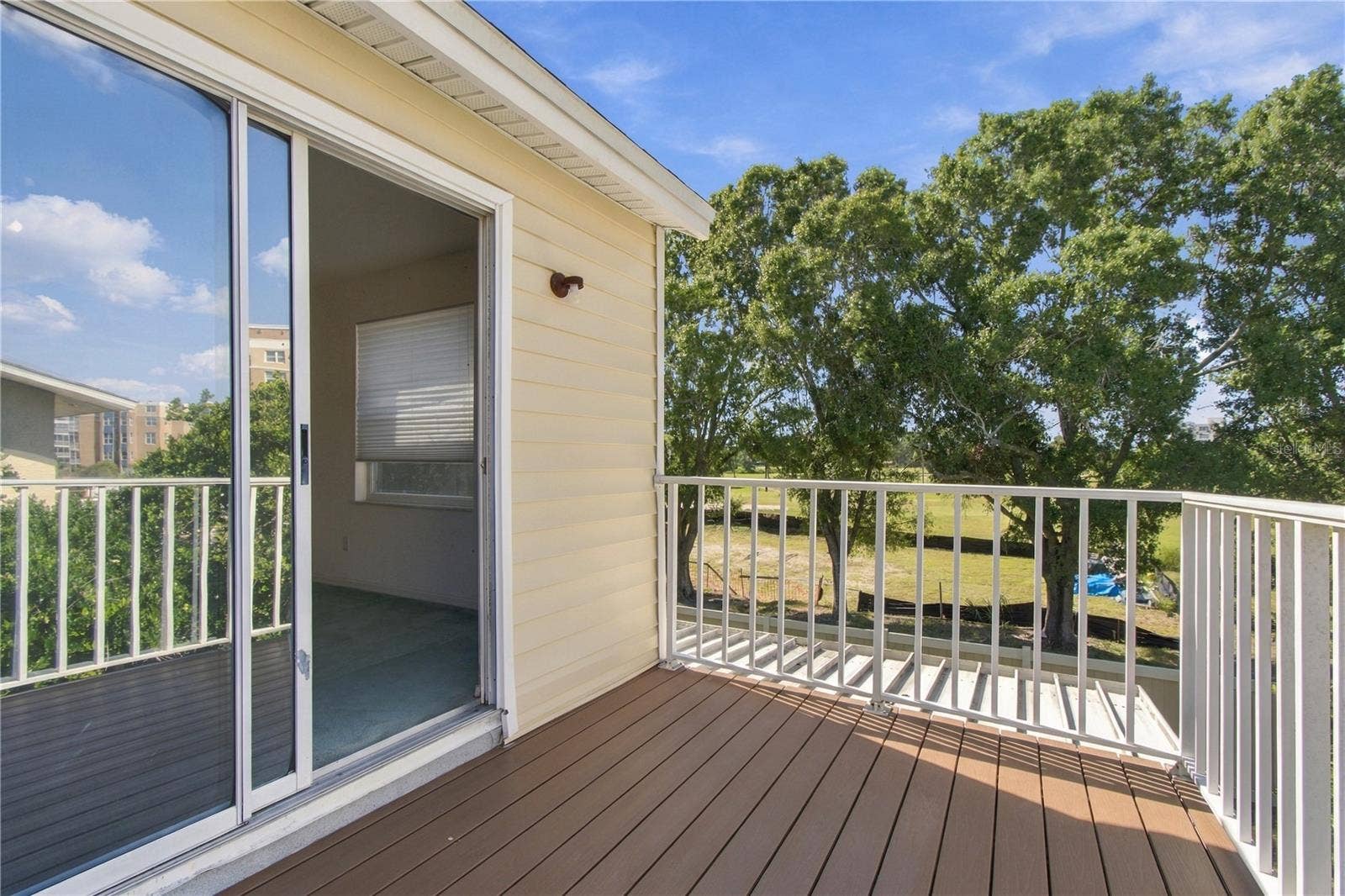 1050 STARKEY ROAD, #907, Largo, FL 33771 1050 STARKEY ROAD, #907, Largo, FL 33771