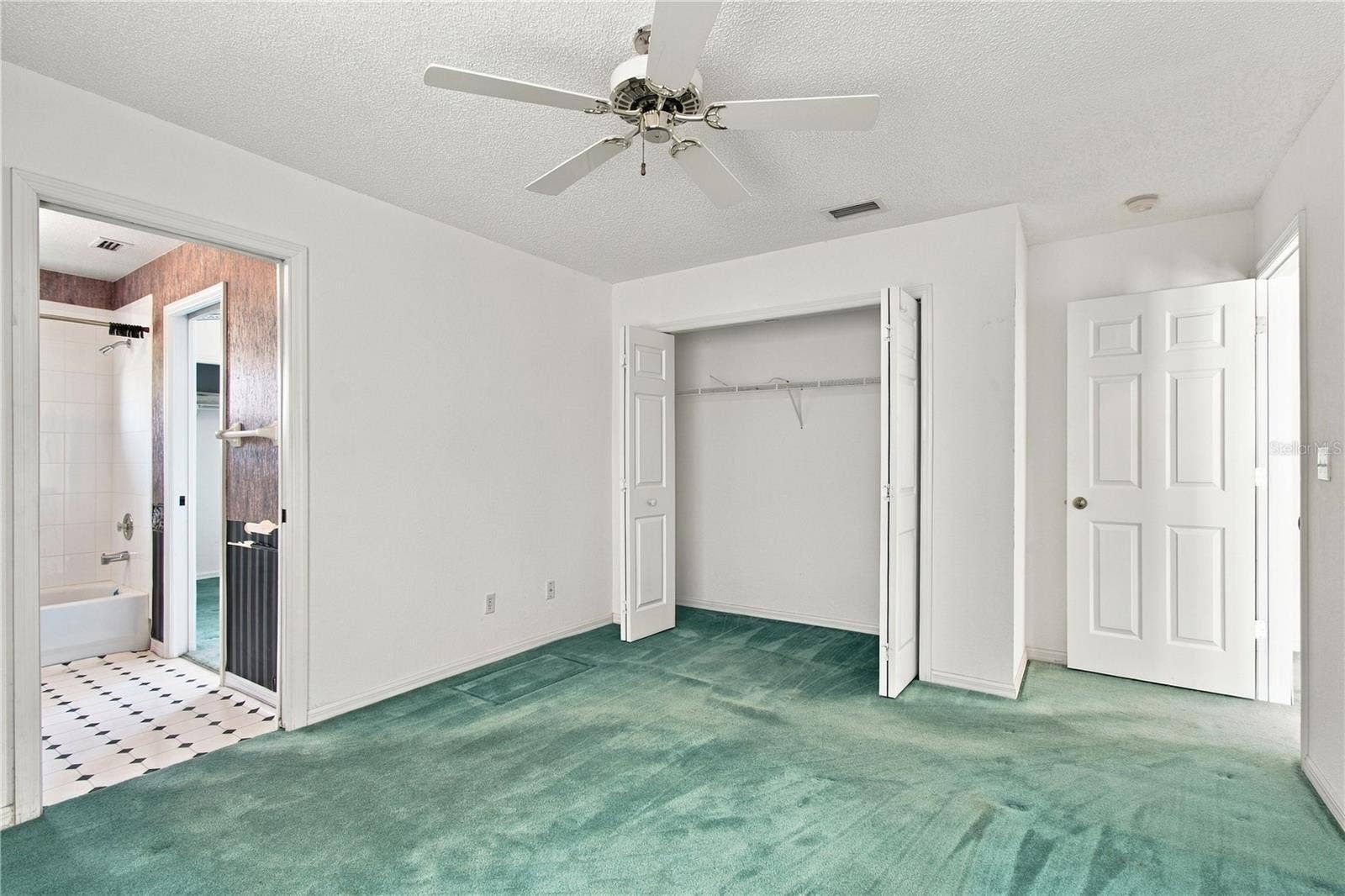 1050 STARKEY ROAD, #907, Largo, FL 33771 1050 STARKEY ROAD, #907, Largo, FL 33771