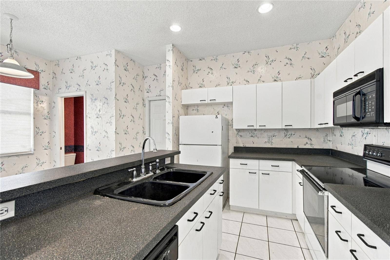 1050 STARKEY ROAD, #907, Largo, FL 33771 1050 STARKEY ROAD, #907, Largo, FL 33771