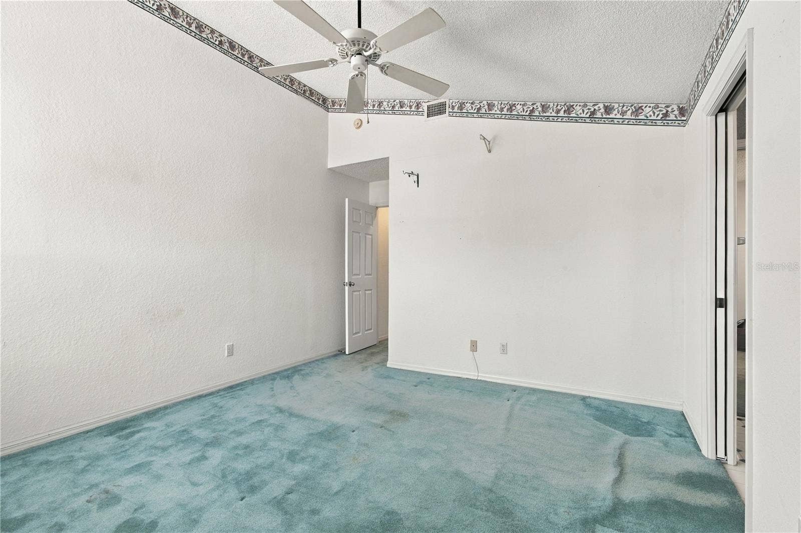 1050 STARKEY ROAD, #907, Largo, FL 33771 1050 STARKEY ROAD, #907, Largo, FL 33771