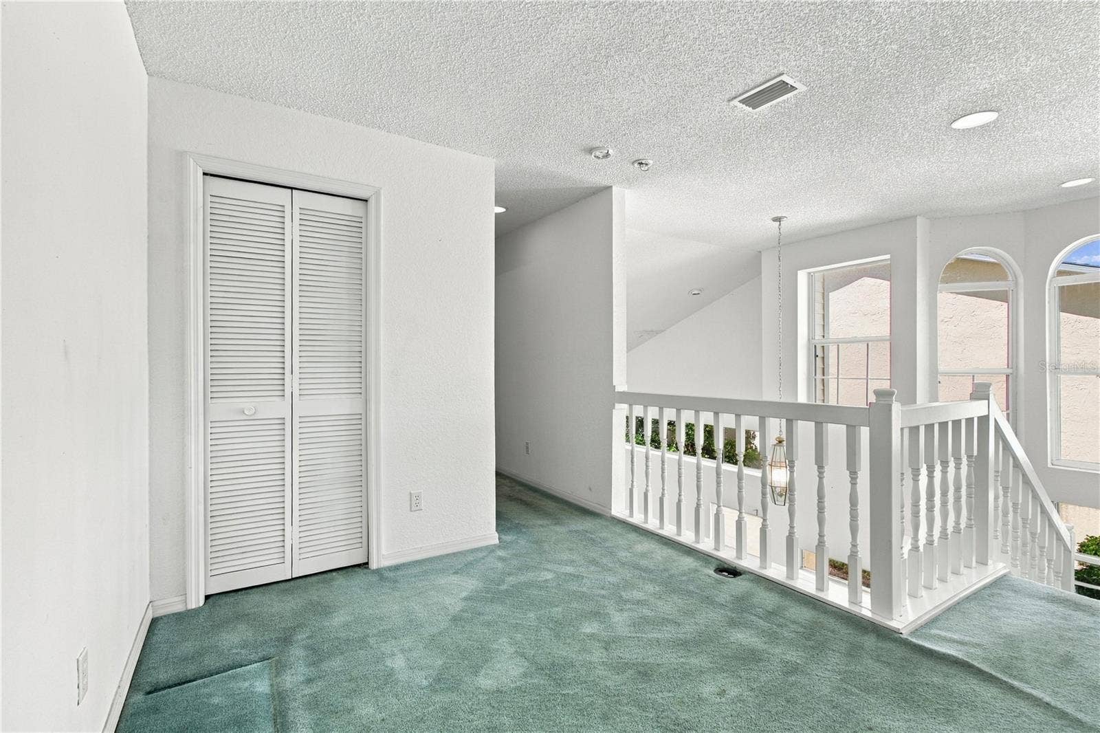 1050 STARKEY ROAD, #907, Largo, FL 33771 1050 STARKEY ROAD, #907, Largo, FL 33771