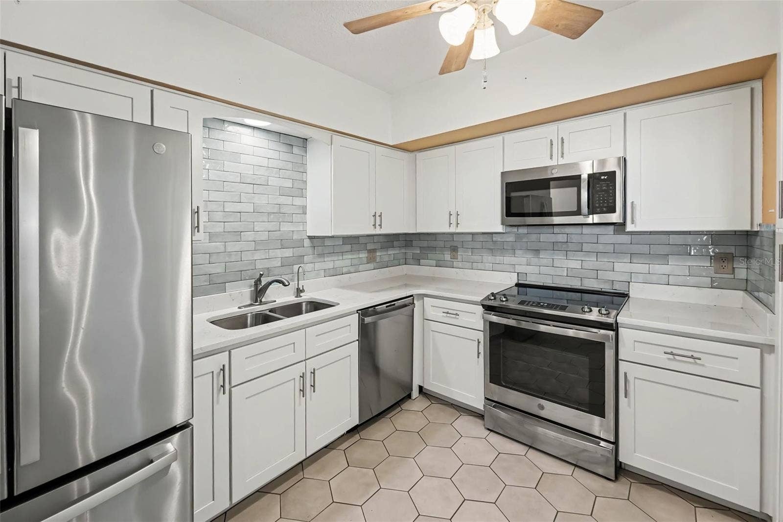 30 TURNER STREET, #806, Clearwater, FL 33756 30 TURNER STREET, #806, Clearwater, FL 33756