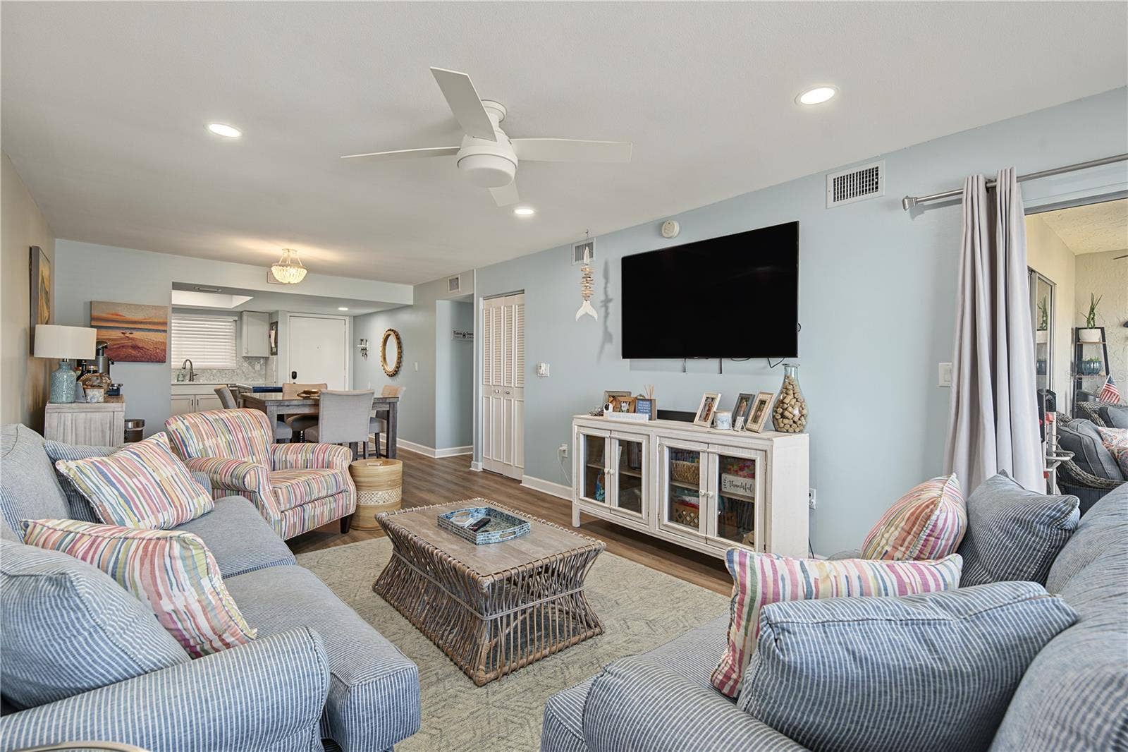 90 S HIGHLAND AVENUE, #1203, Tarpon Springs, FL 34689 90 S HIGHLAND AVENUE, #1203, Tarpon Springs, FL 34689