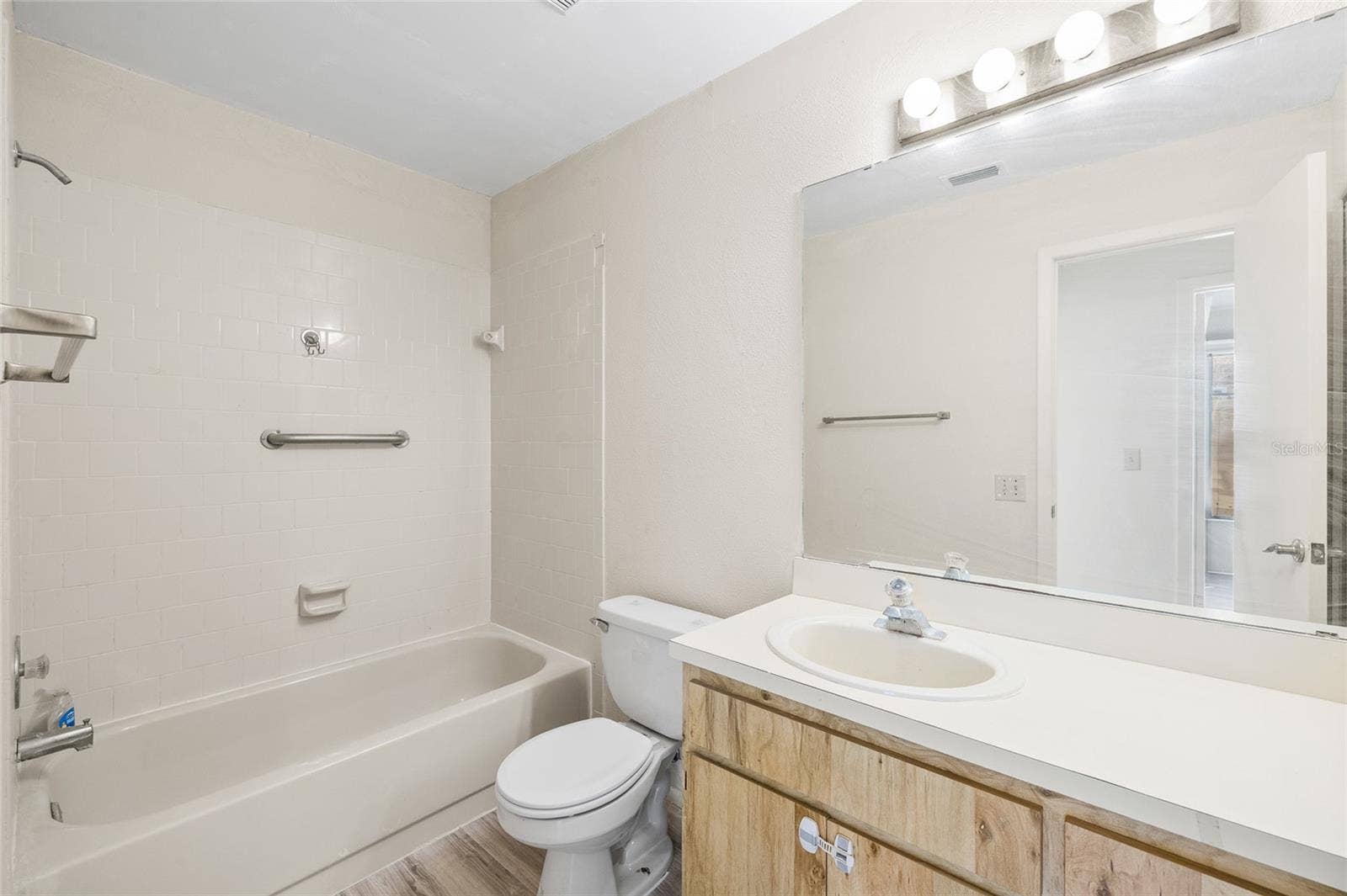 10842 VENICE CIRCLE, Tampa, FL 33635 10842 VENICE CIRCLE, Tampa, FL 33635