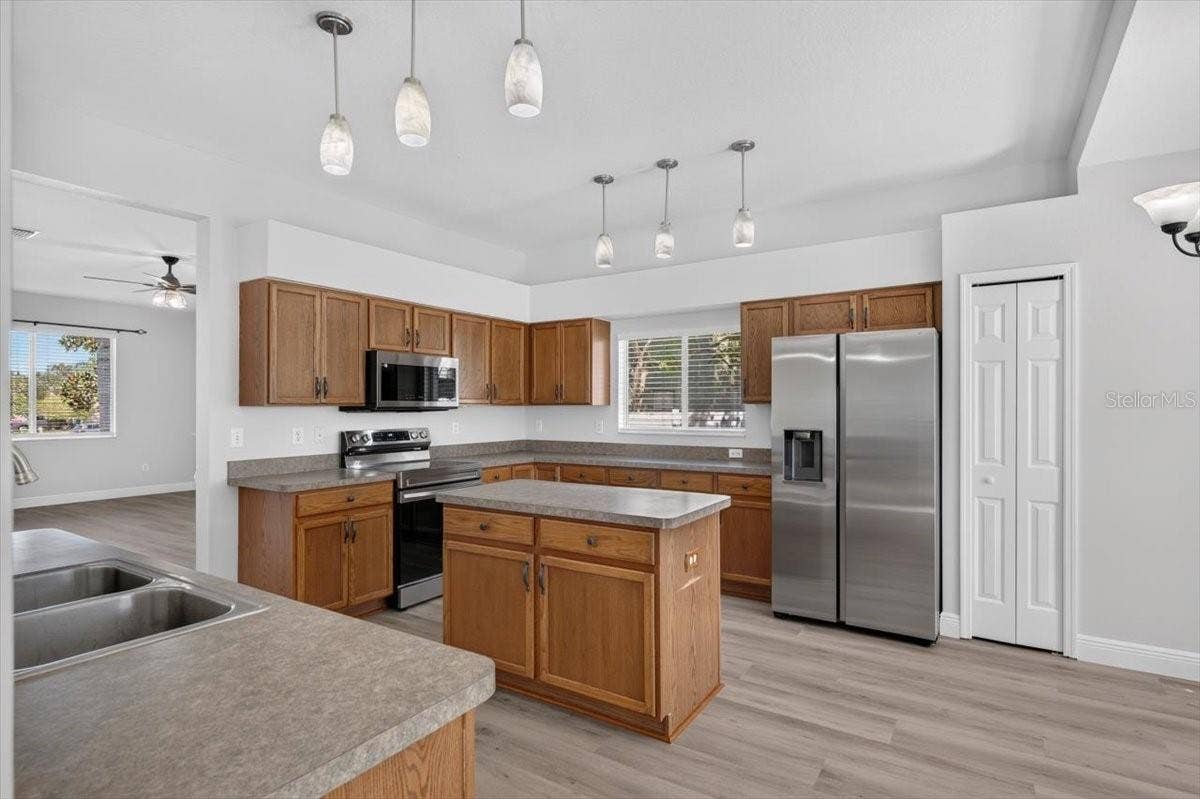 10807 HOFFNER EDGE DRIVE, Riverview, FL 33579 Kitchen