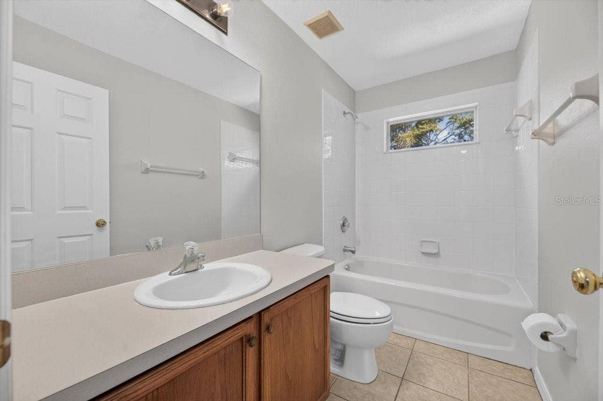 10807 HOFFNER EDGE DRIVE, Riverview, FL 33579 Full Guest Bathroom - Upstairs