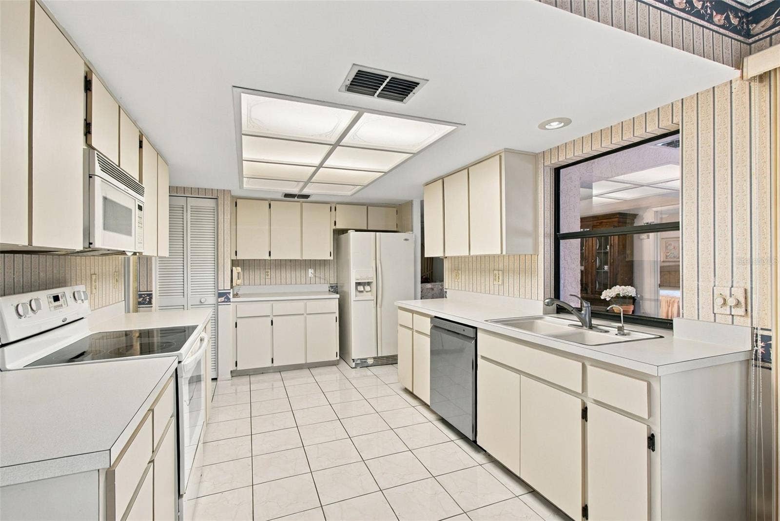3554 OAK LAKE DRIVE, Palm Harbor, FL 34684 3554 OAK LAKE DRIVE, Palm Harbor, FL 34684