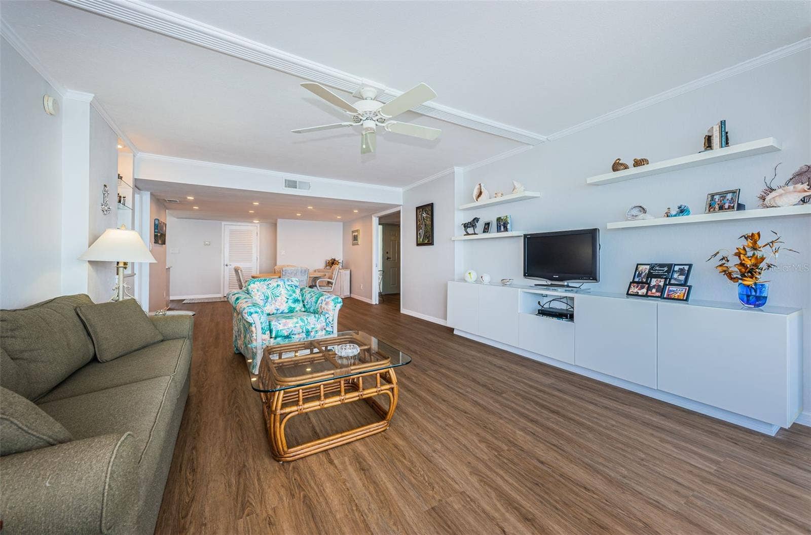200 WOODETTE DRIVE, #401A, Dunedin, FL 34698 200 WOODETTE DRIVE, #401A, Dunedin, FL 34698