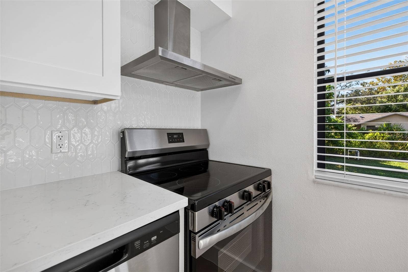 16107 SEA PINES DRIVE, Hudson, FL 34667 A fresh, functional kitchen ready for everyday living.