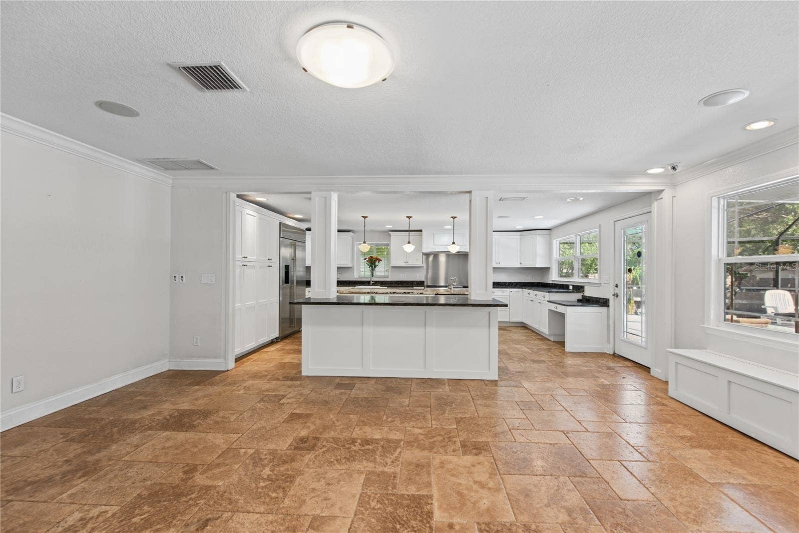 1817 N KEENE ROAD, Clearwater, FL 33755 Great room (6)