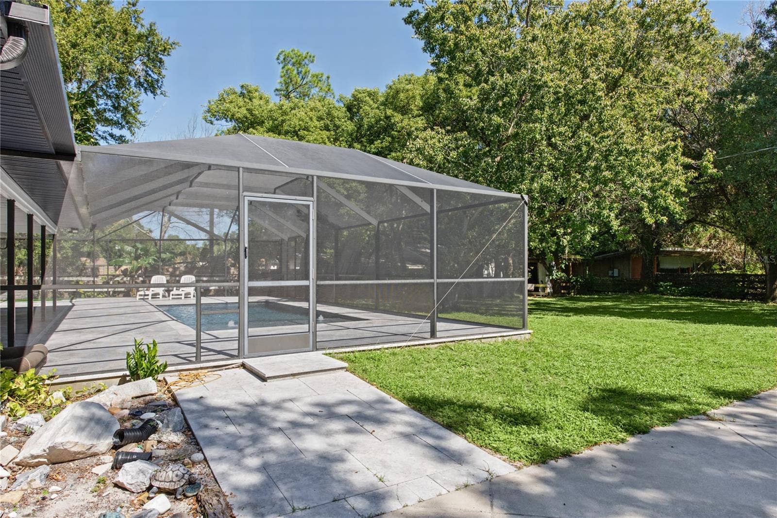 1817 N KEENE ROAD, Clearwater, FL 33755 Side yard (1)