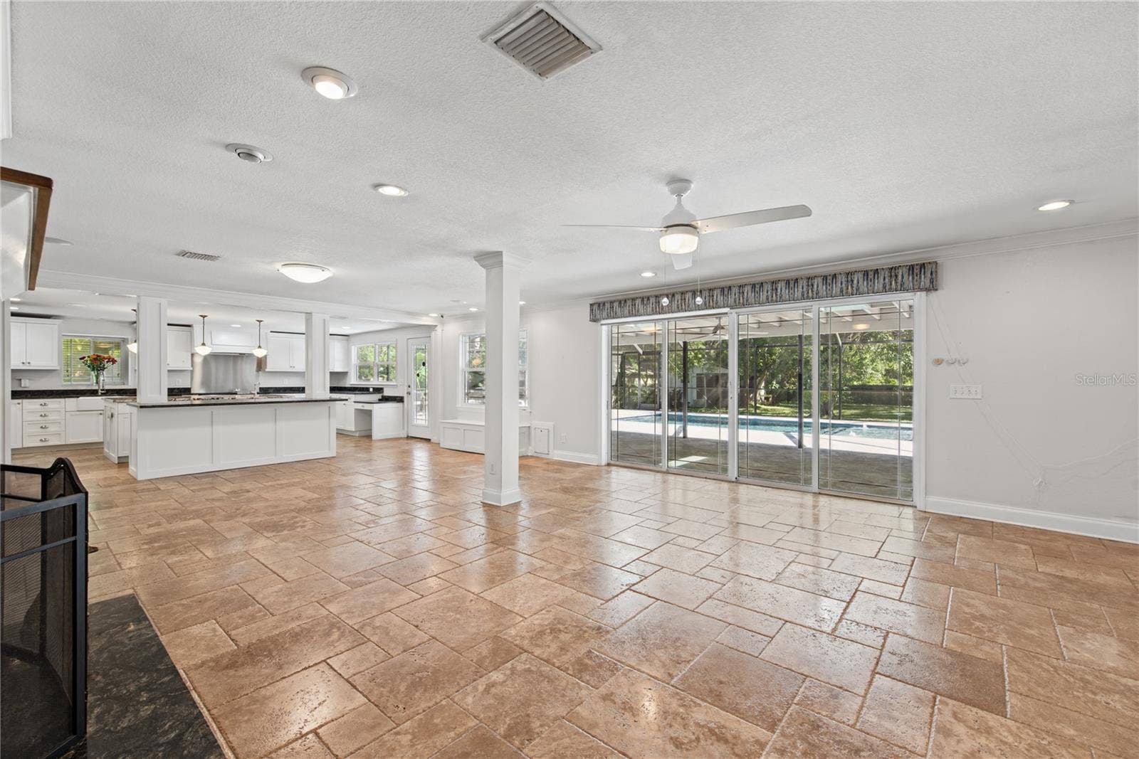 1817 N KEENE ROAD, Clearwater, FL 33755 Great room (3)