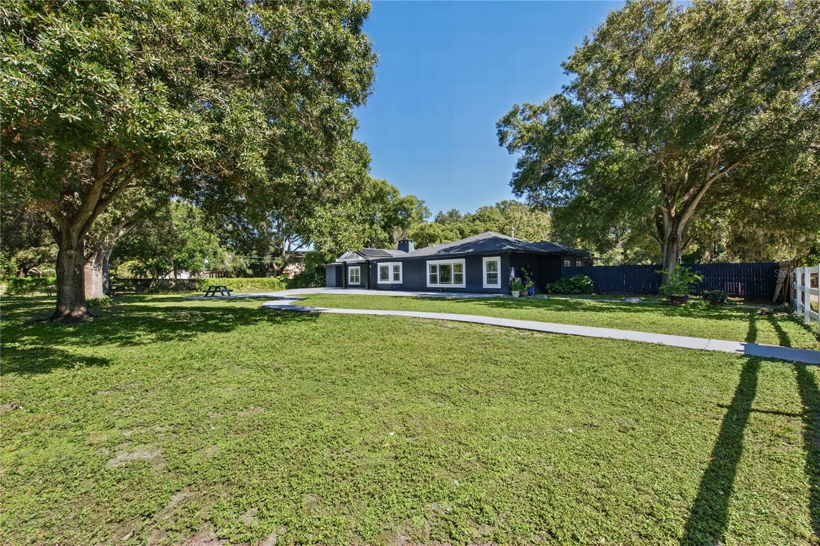 1817 N KEENE ROAD, Clearwater, FL 33755 Front yard (5)