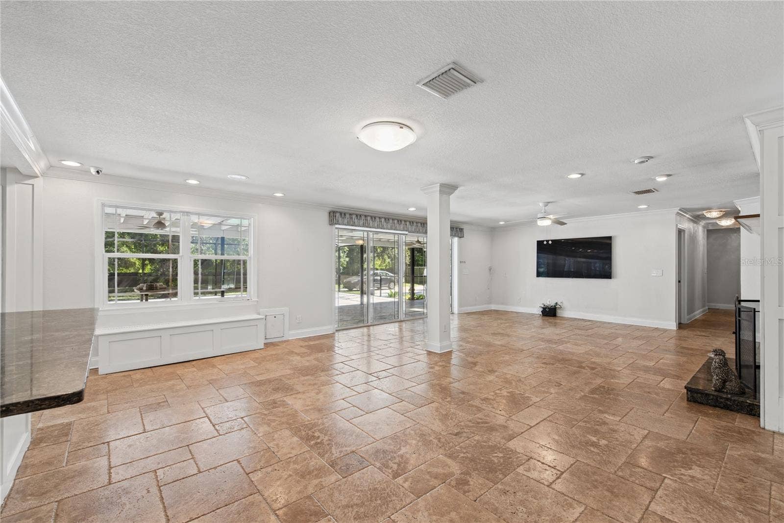1817 N KEENE ROAD, Clearwater, FL 33755 Great room (4)