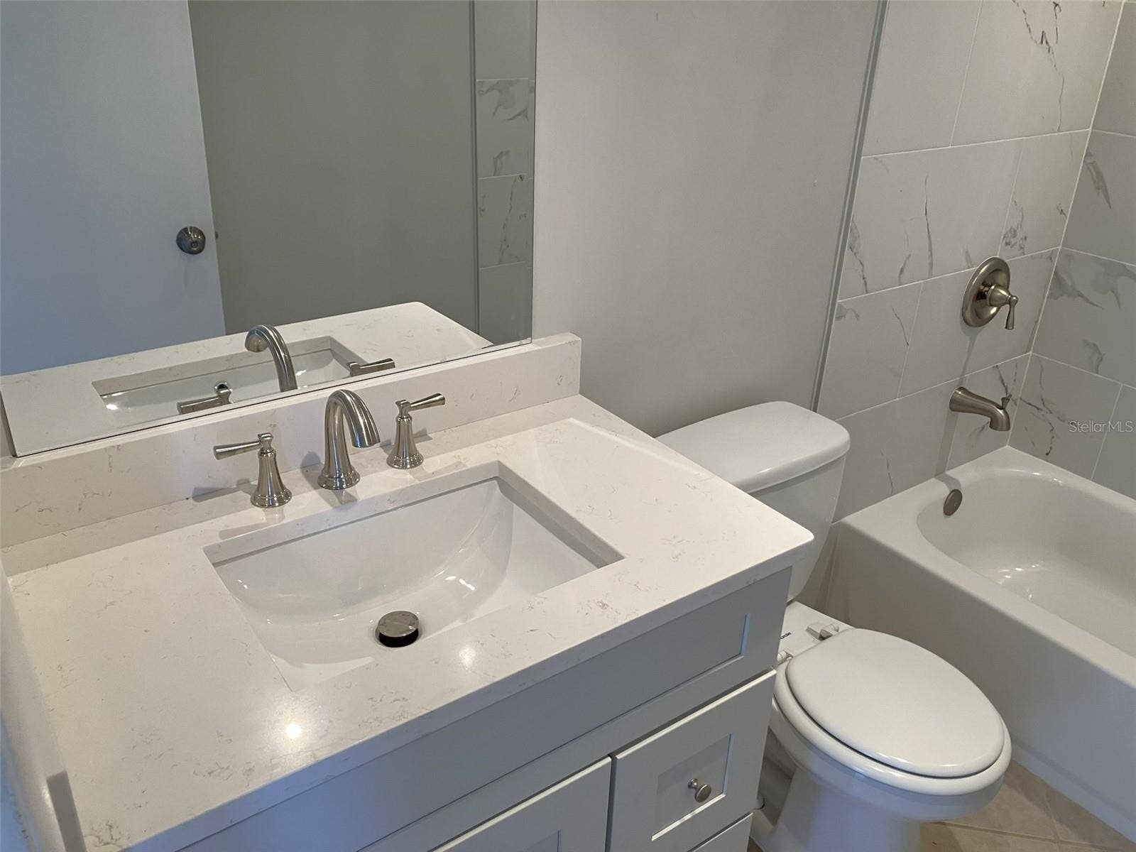 2460 LAURELWOOD DRIVE, #E, Clearwater, FL 33763 Hall Bath
