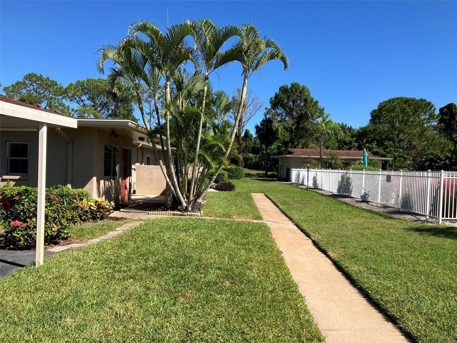 2460 LAURELWOOD DRIVE, #E, Clearwater, FL 33763 2460 LAURELWOOD DRIVE, #E, Clearwater, FL 33763