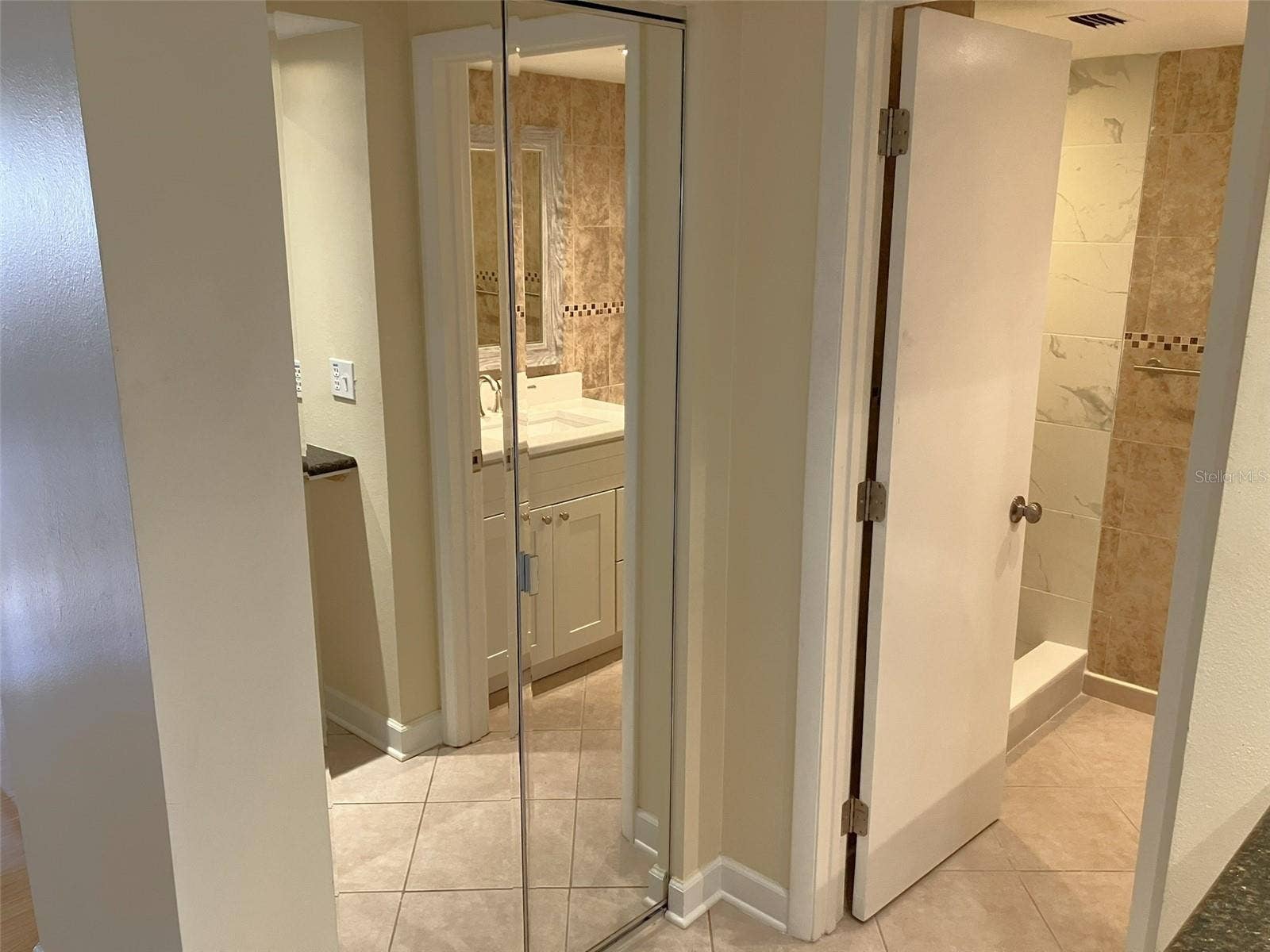 2460 LAURELWOOD DRIVE, #E, Clearwater, FL 33763 Primary Closet 2