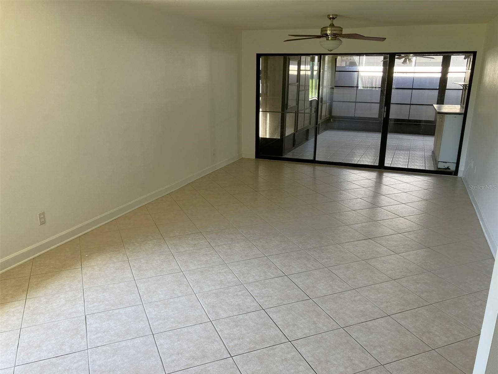2460 LAURELWOOD DRIVE, #E, Clearwater, FL 33763 2460 LAURELWOOD DRIVE, #E, Clearwater, FL 33763