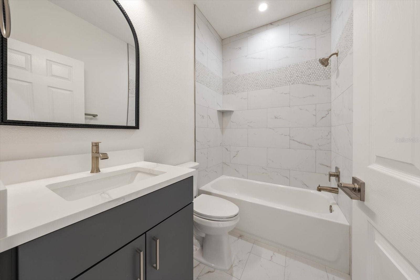 295 7TH STREET S, St Petersburg, FL 33701 295 7TH STREET S, St Petersburg, FL 33701